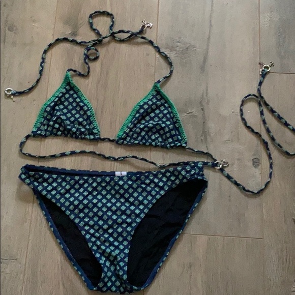 The UPSIDE string bikini SET - Picture 1 of 3